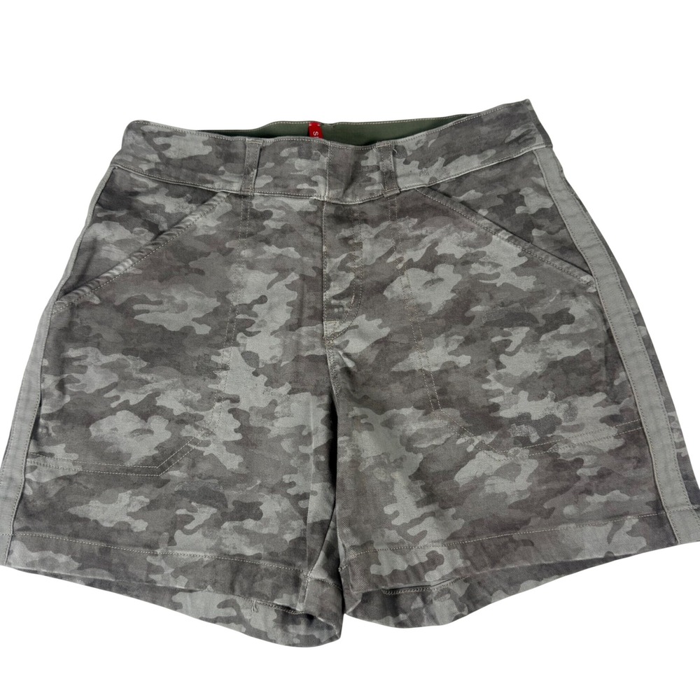 Spanx Camouflage Twill Shorts Womens Small Gray Green Stretch Gorpcore Pockets